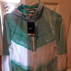 Nike lightweight running jacket